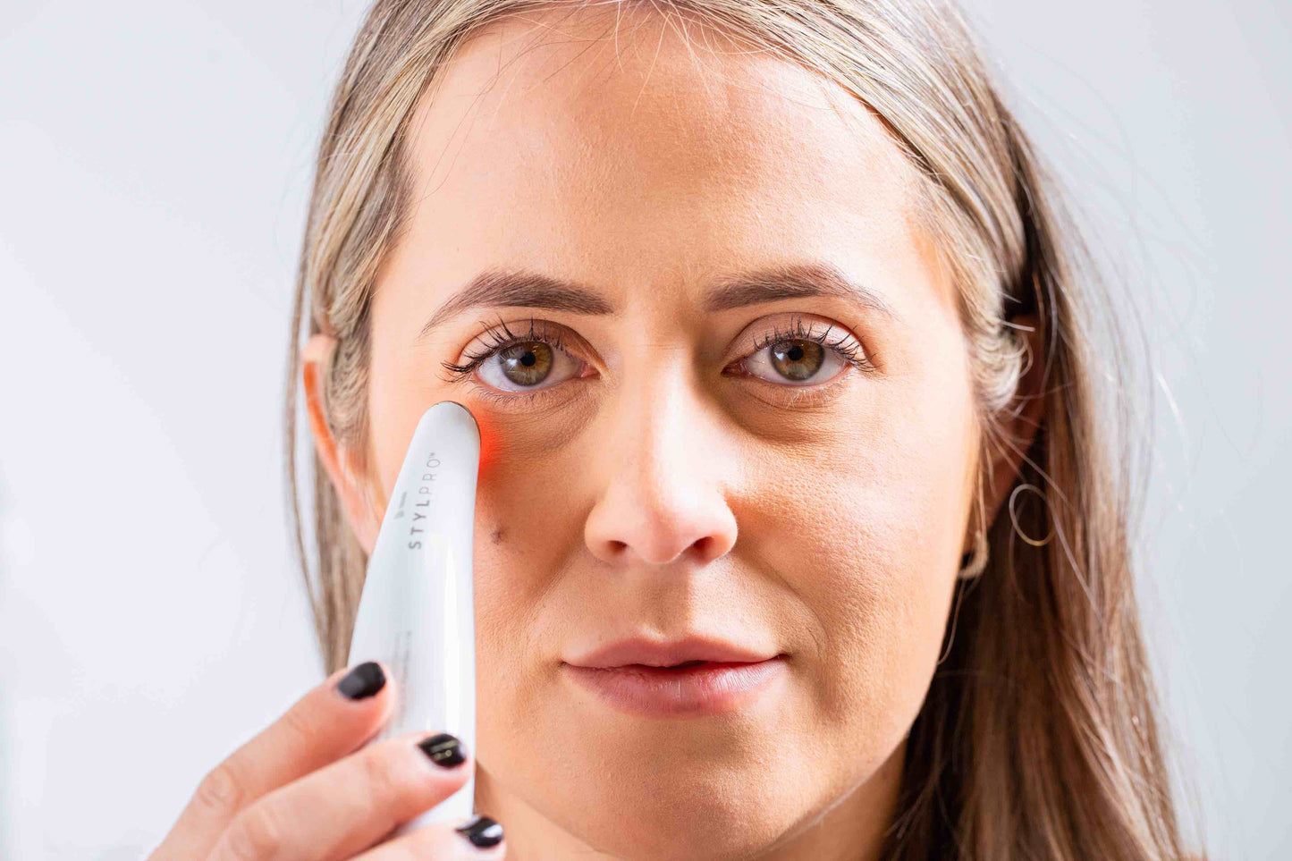 STYLPRO Heated Eye Wand- No mas bolsas en los Ojos